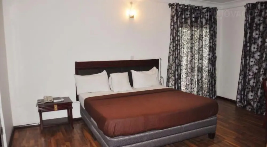 Denami Suites