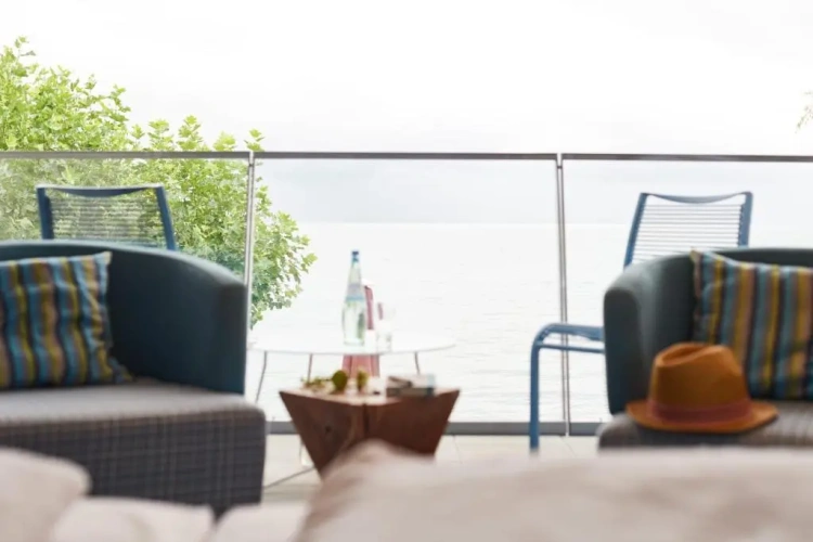 Standard Double room with lake view