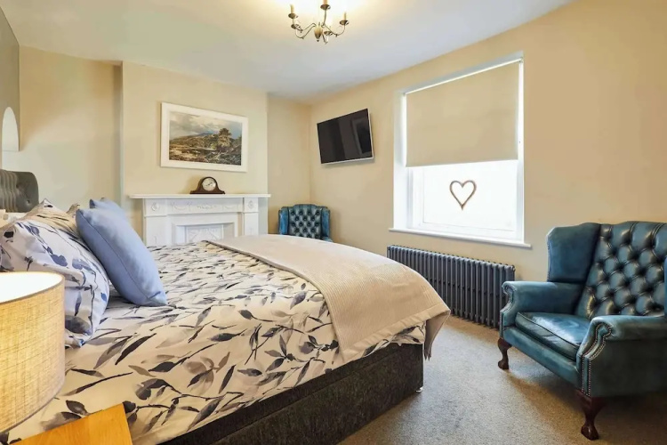Mount Cottage, 5-beds, Sleeps 10, Pet Friendly