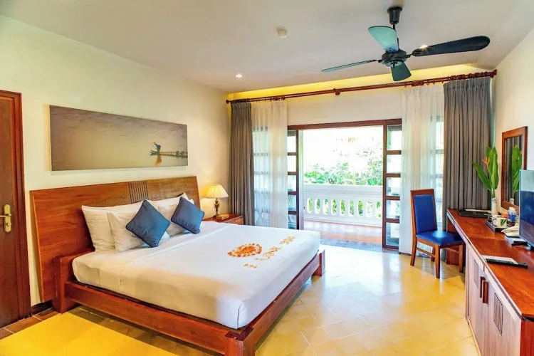 Premier Double room with balcony and with garden view