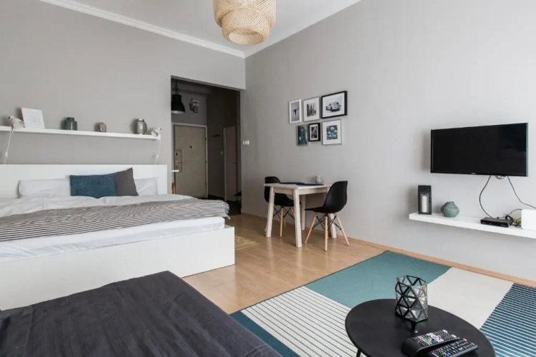 Revay 2 Apartment
