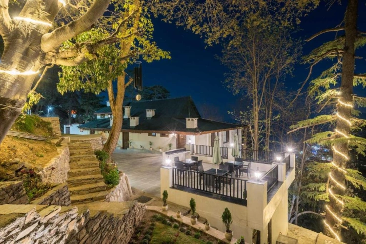 2 Bedrooms Villa