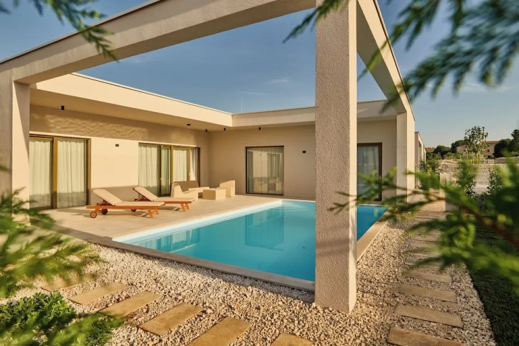 3 Bedrooms Villa