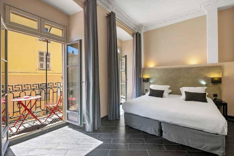 Superior room with balcony