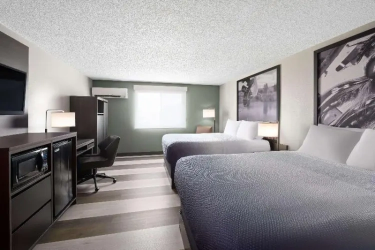 Deluxe Quadruple room