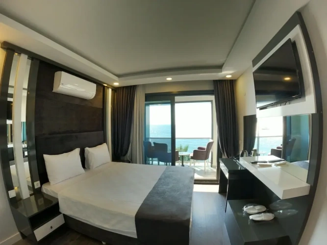 Standard room with balcony and with sea view