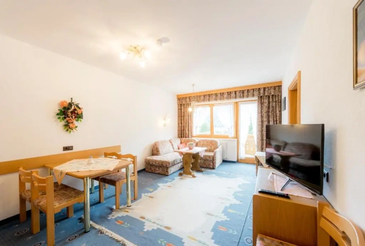 2 Bedrooms Apartment