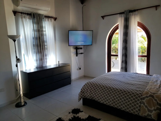 Villa 6 Bedrooms Guests Friendly