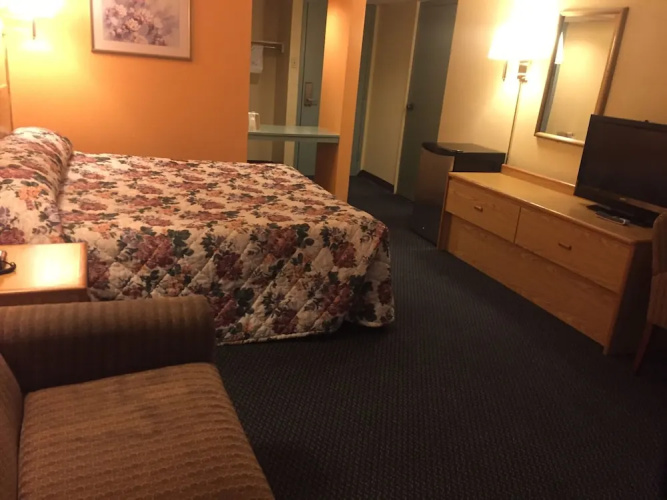 Camelot INN