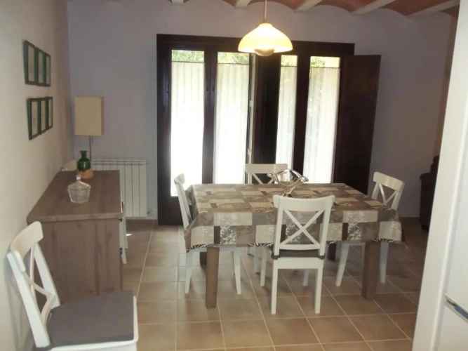 4 Bedrooms Cottage