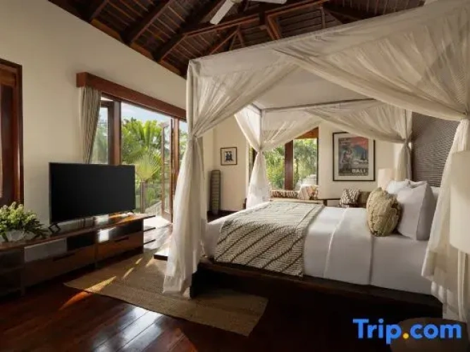 5 Bedrooms Double Villa