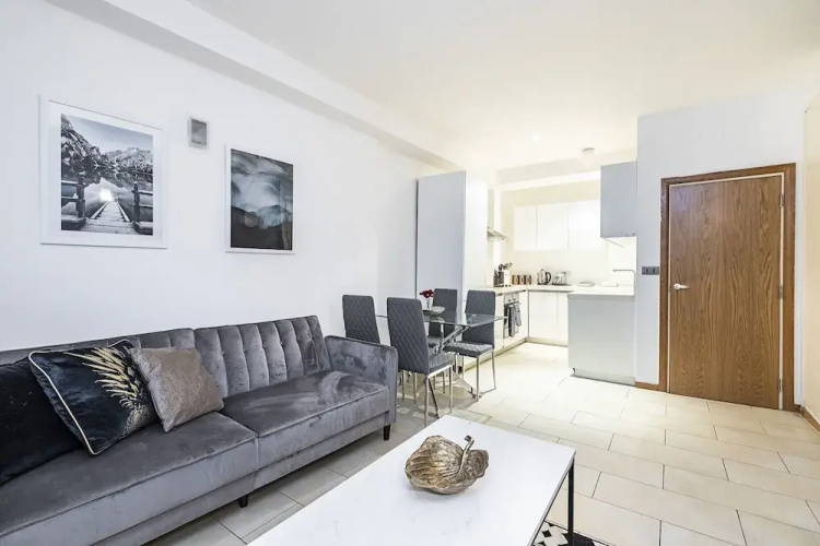Laystall Apartment