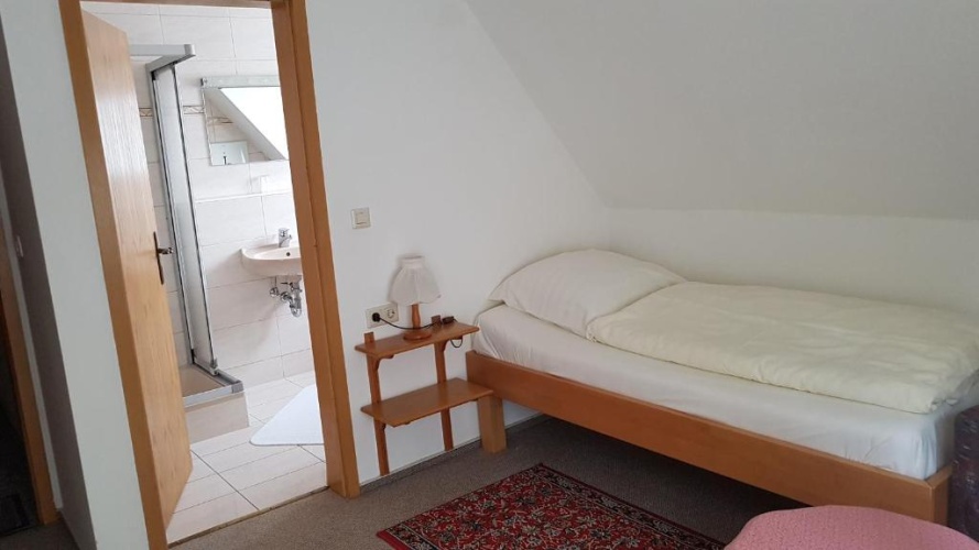 Standard Single room