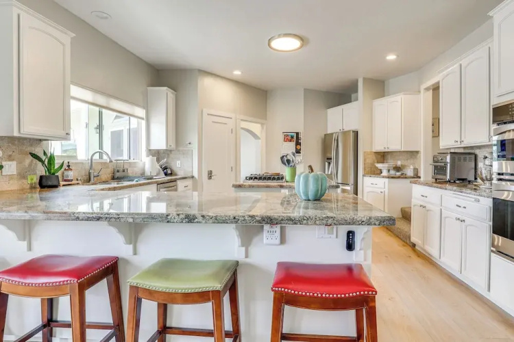 San Marcos Getaway w/ Deck & Lake Views!
