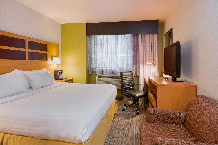 Holiday Inn Express New York City Times Square photo 8