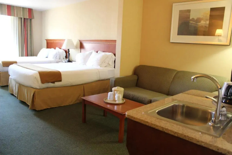 Holiday Inn Express Hotel & Suites Tehachapi by IHG