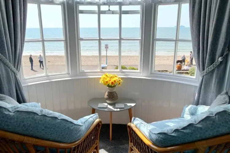 Standard Triple Family room with sea view