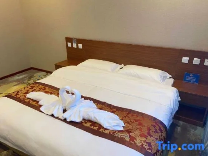 1 Bedroom Business Suite