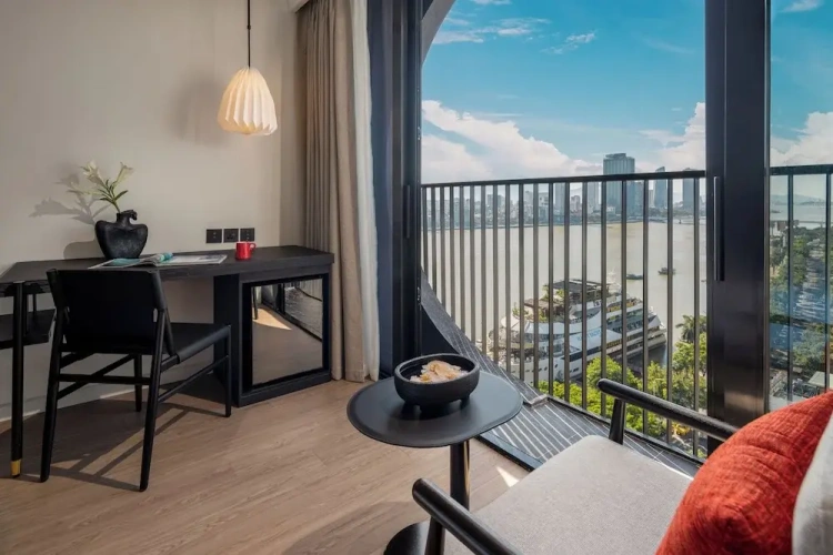 Deluxe room with balcony and with river view