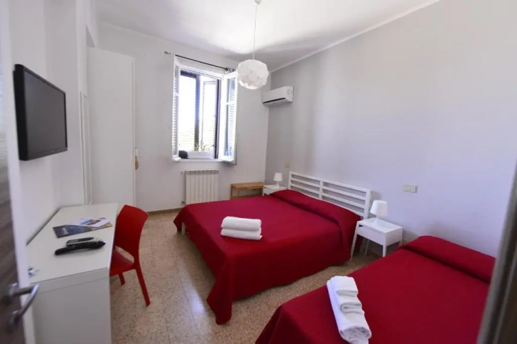 Standard Triple room with view