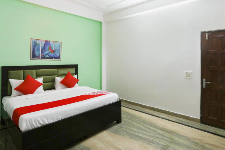 OYO 67147 Paradise Pearl Hotel