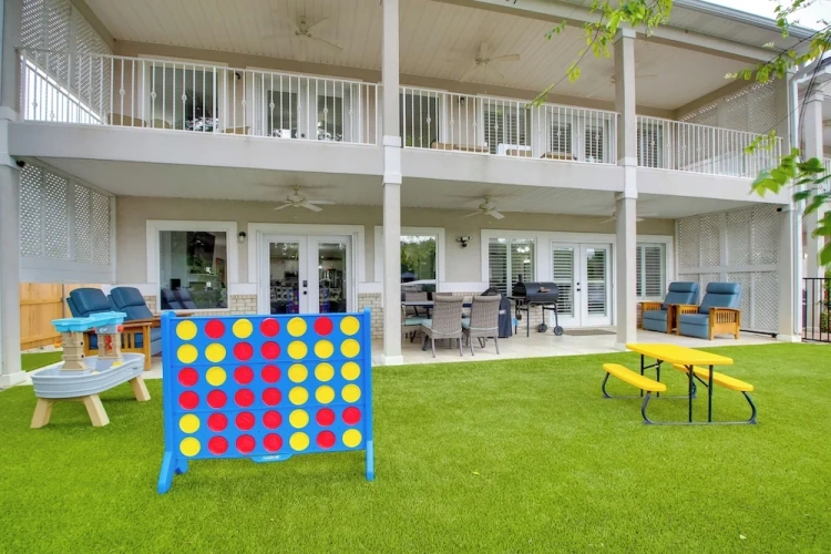 2 Bedrooms Apartment