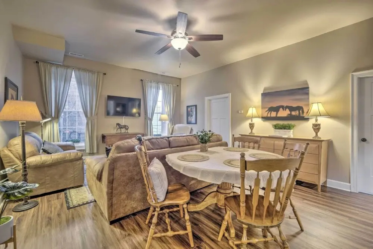 Quaint Apartment in Historic Georgetown!