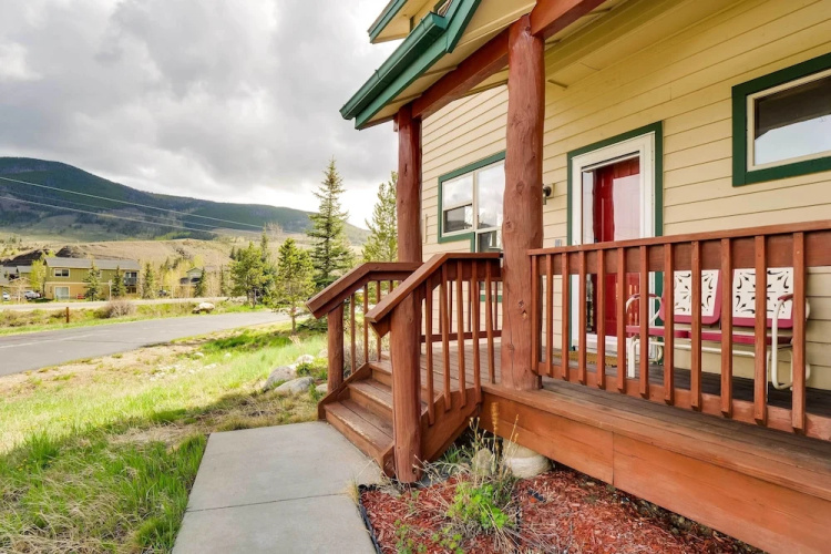 Mtn Views & Fireplace: Stunning Dillon Townhome!