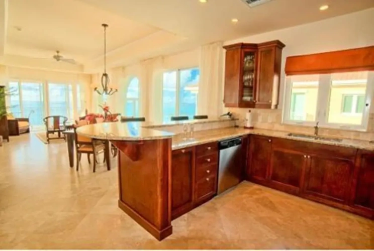 1 Bedroom Suite with balcony and oceanfront
