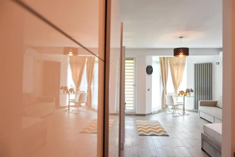 7 Waves Studio-Spa n Pools beach resort