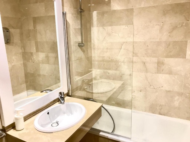 2 Bedrooms Apartment