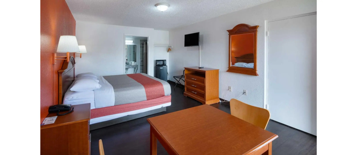 Motel 6 Corona photo 27
