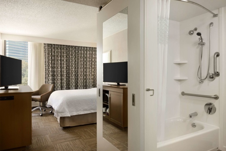 Hampton Inn Atlanta-Buckhead photo 8