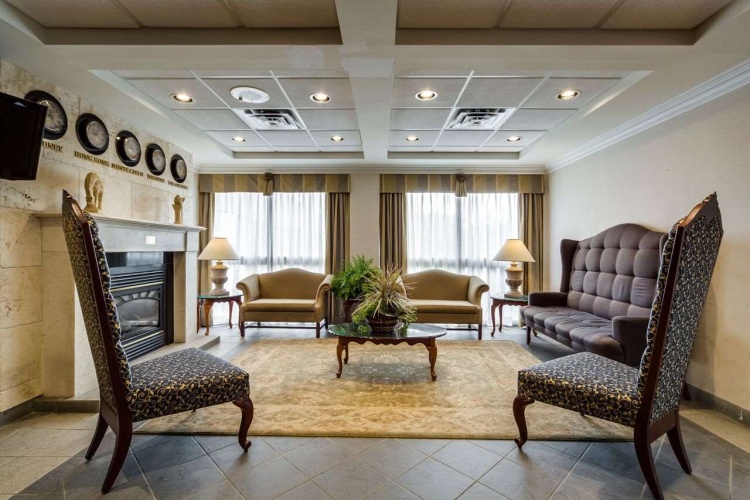 Monte Carlo Inn Oakville Suites photo 13