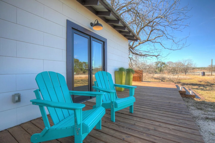 Luxury Cabin-right Across From Albert Dance Hall!