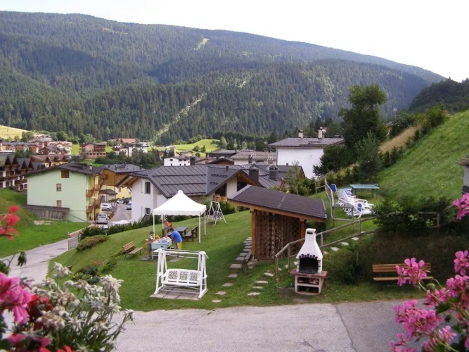 1 Bedroom Apartment with garden view