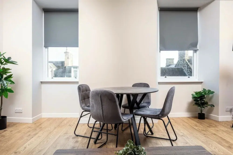 The Annick Suite No.2