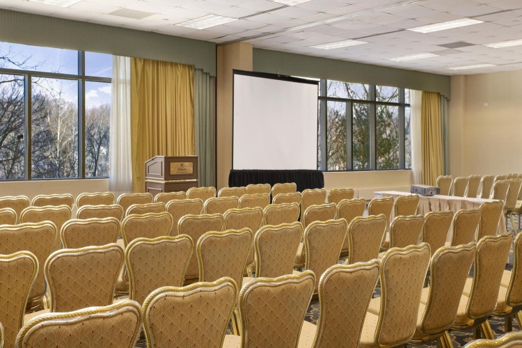 Hilton East Brunswick Hotel & Executive Meeting Center photo 21