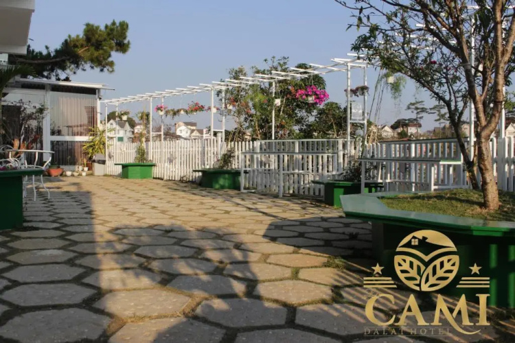 Lacami Dalat Hotel