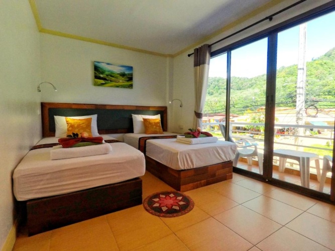 Standard Twin room with balcony