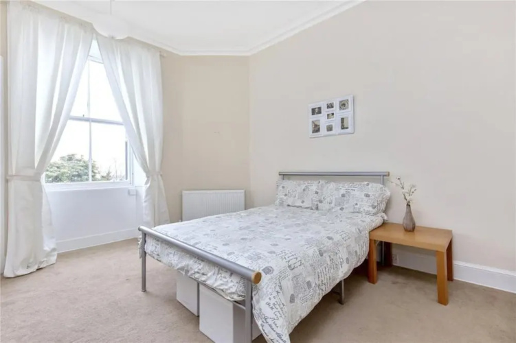 5 Bedroom Flat With Great Views In Bruntsfield