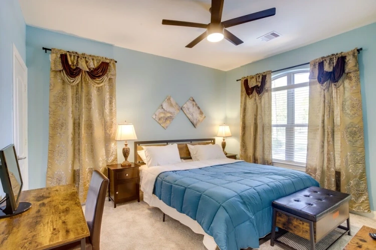 4 Bedrooms Cottage