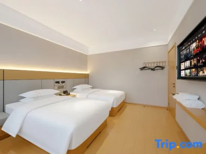 Executive Triple Suite with balcony