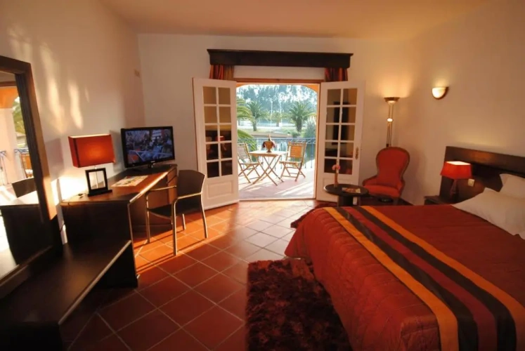 Standard Double room with balcony and with lake view