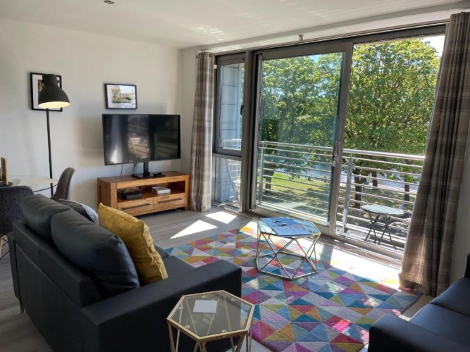 2 Bedrooms Quadruple Apartment with balcony and with river view
