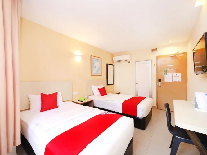 Seven Days Hotel