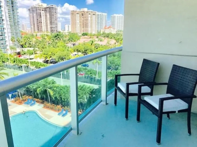 Apartment with pool view