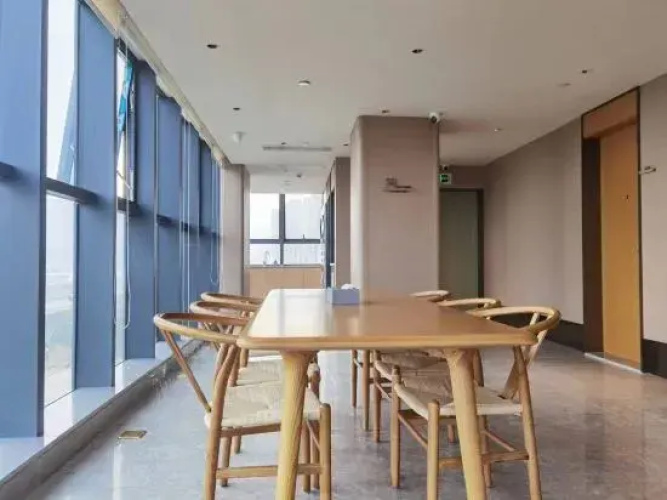 Homeinn Selected Hotel (Ningde Station Hongxing Meikailong)
