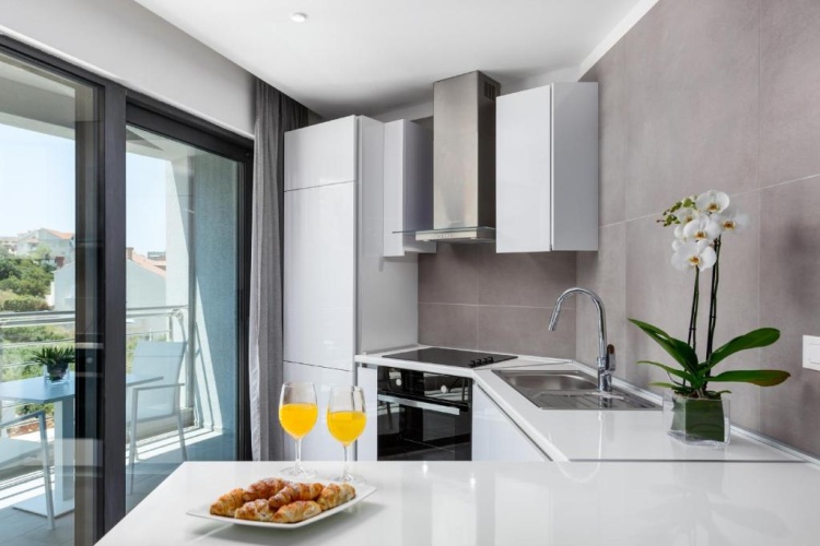 3 Bedrooms Apartment