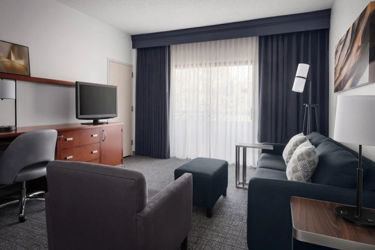 1 Bedroom Suite
